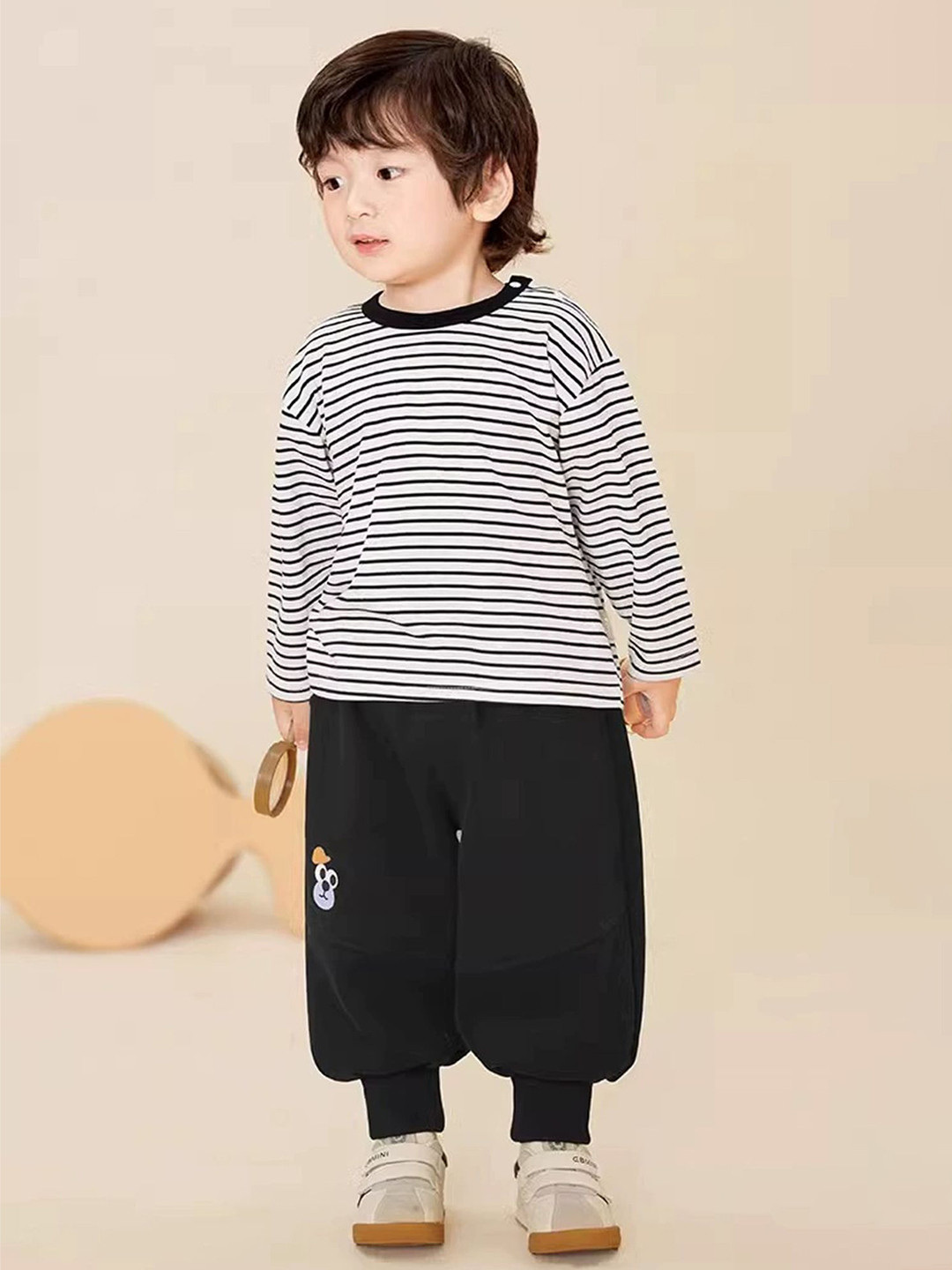 

LULU & SKY Kids Striped Round Neck T-Shirt With Joggers, White
