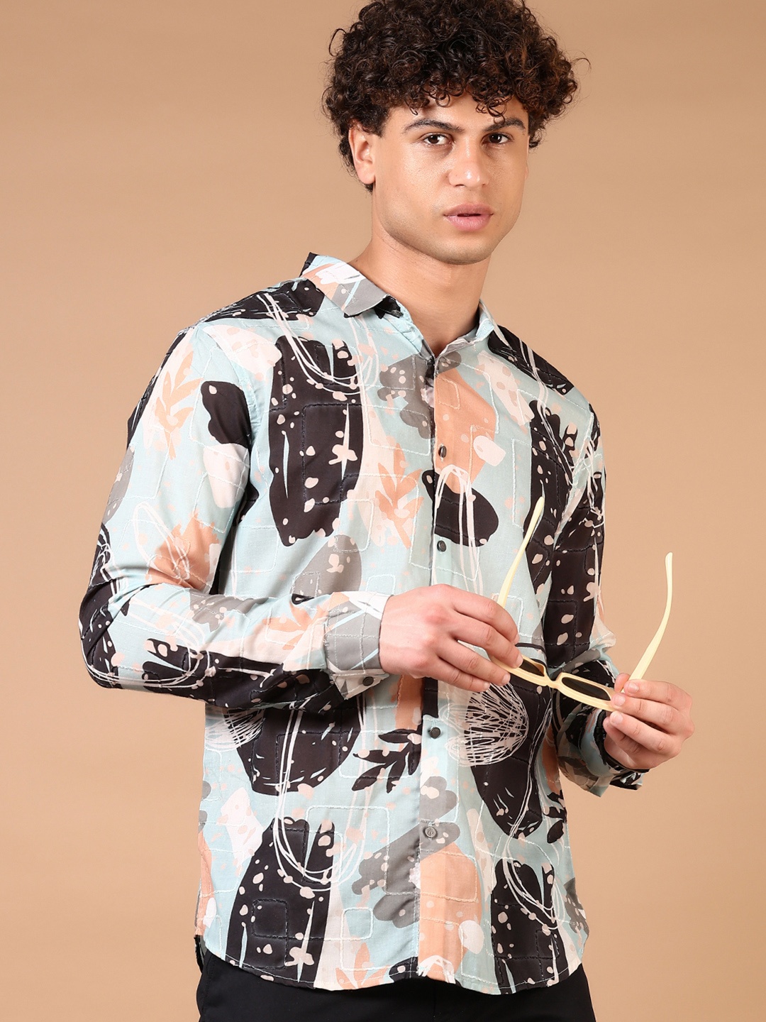 

V-Mart Men Spread Collar Abstract Printed Cotton Casual Shirt, Blue