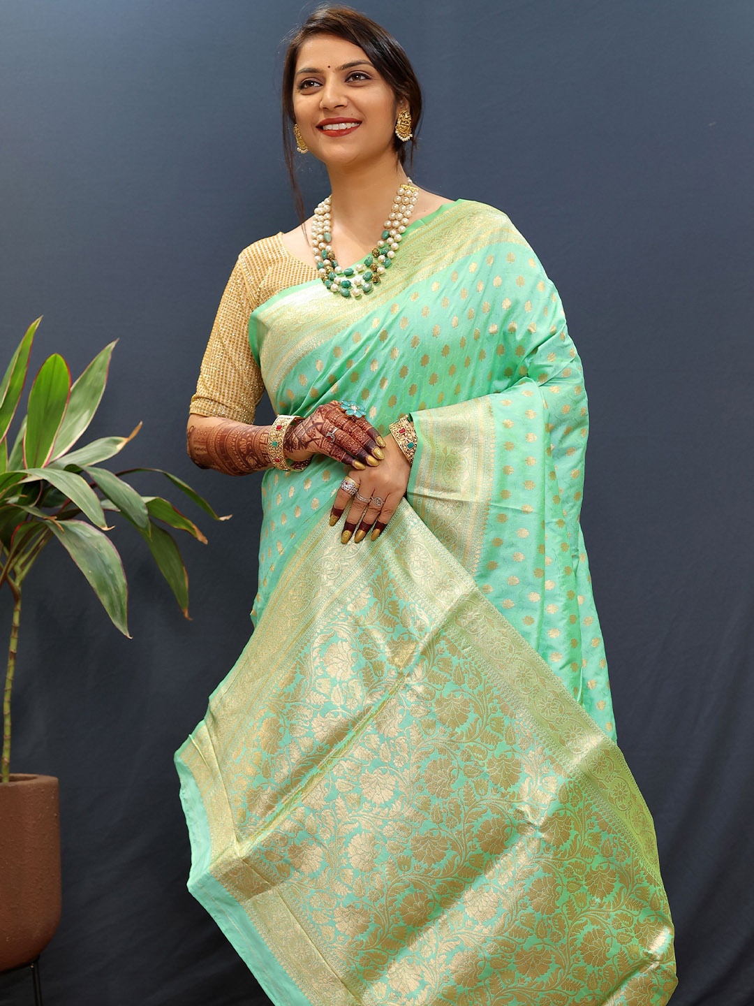 

Kandora Woven Design Zari Pure Silk Banarasi Saree, Sea green