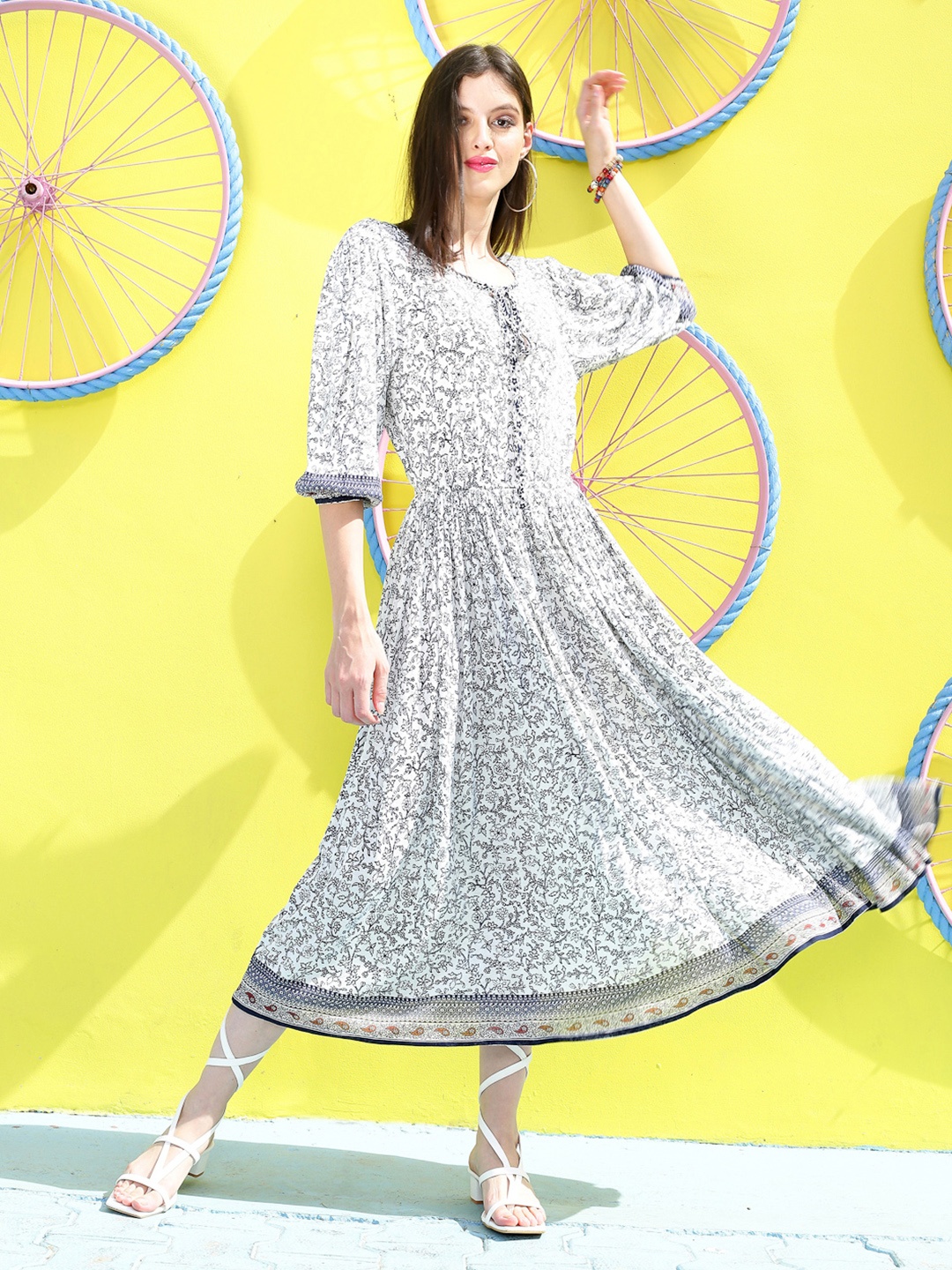 

Sera Women Ethnic Motifs Printed Tie-Up Neck Fit-Flare Midi Dress, White
