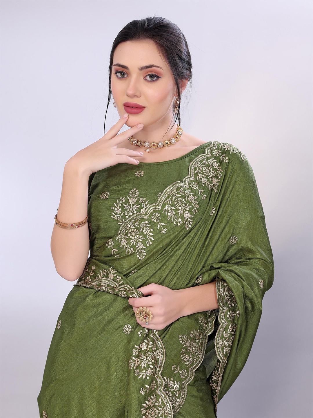 

HERE&NOW Embroidered Saree, Green