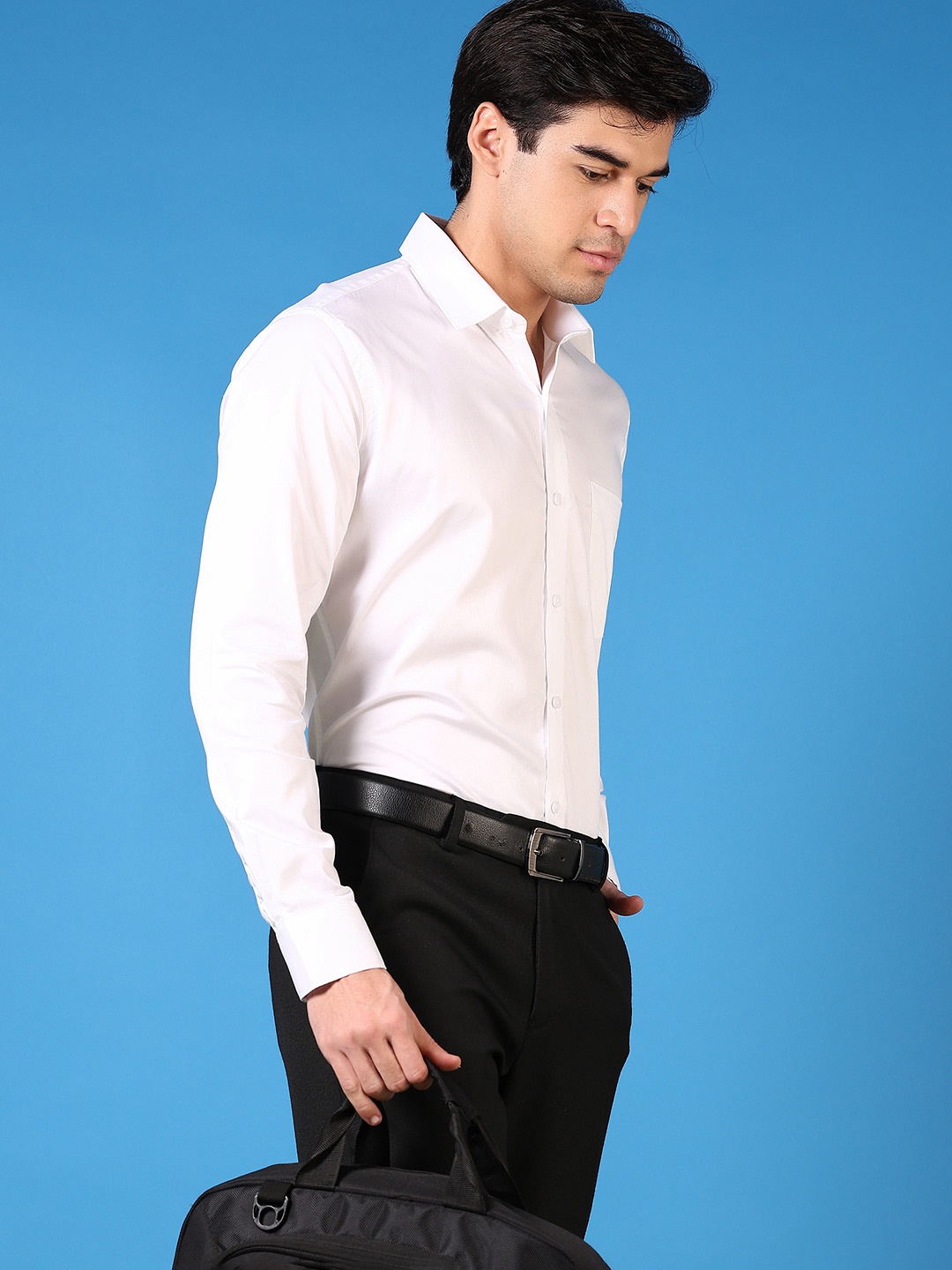

V-Mart Men Slim Fit Spread Collar Solid Cotton Formal Shirt, White
