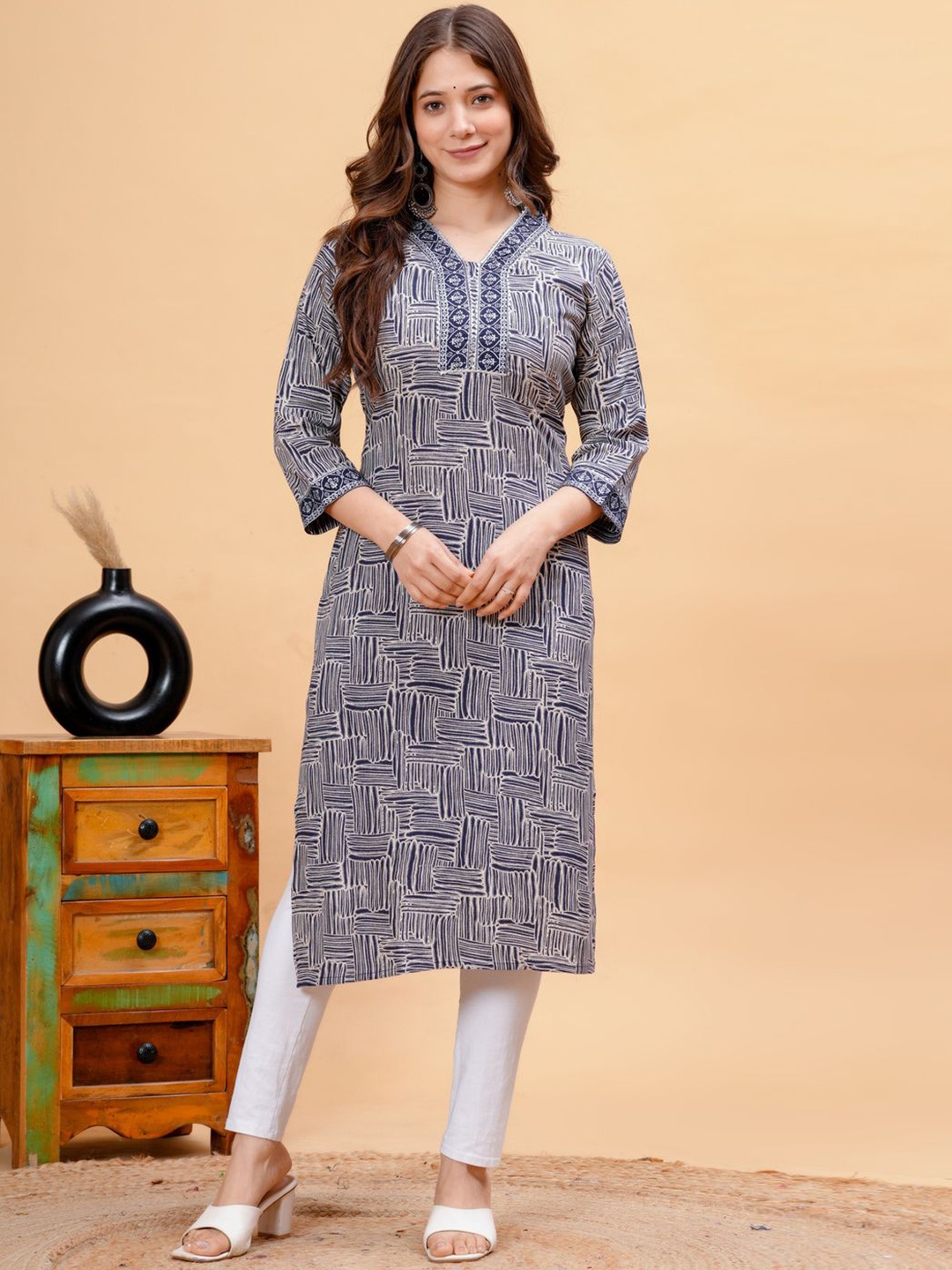 

PURSHOTTAM WALA Women Ethnic Motifs Printed Asymmetric Kurta, Blue