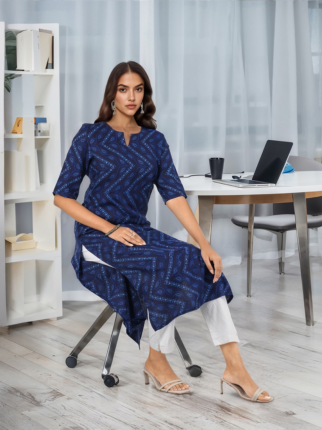 

Sangria Women Ethnic Motifs Printed Kurta, Navy blue