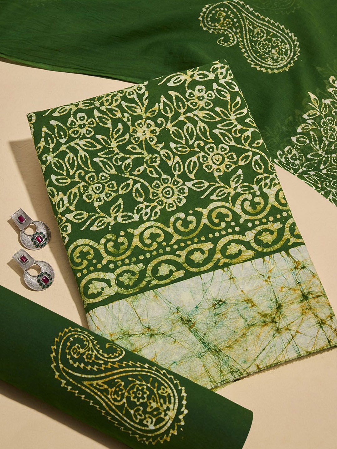 

Taneira Floral Printed Pure Cotton Batik Unstitched Dress Material, Green