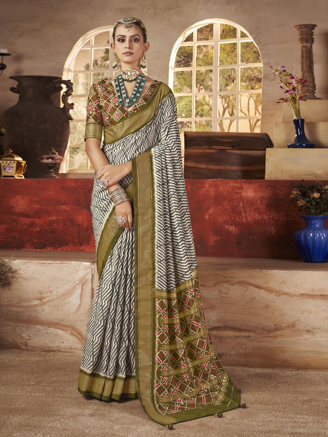 

Meena Bazaar Zari Art Silk Saree, Grey