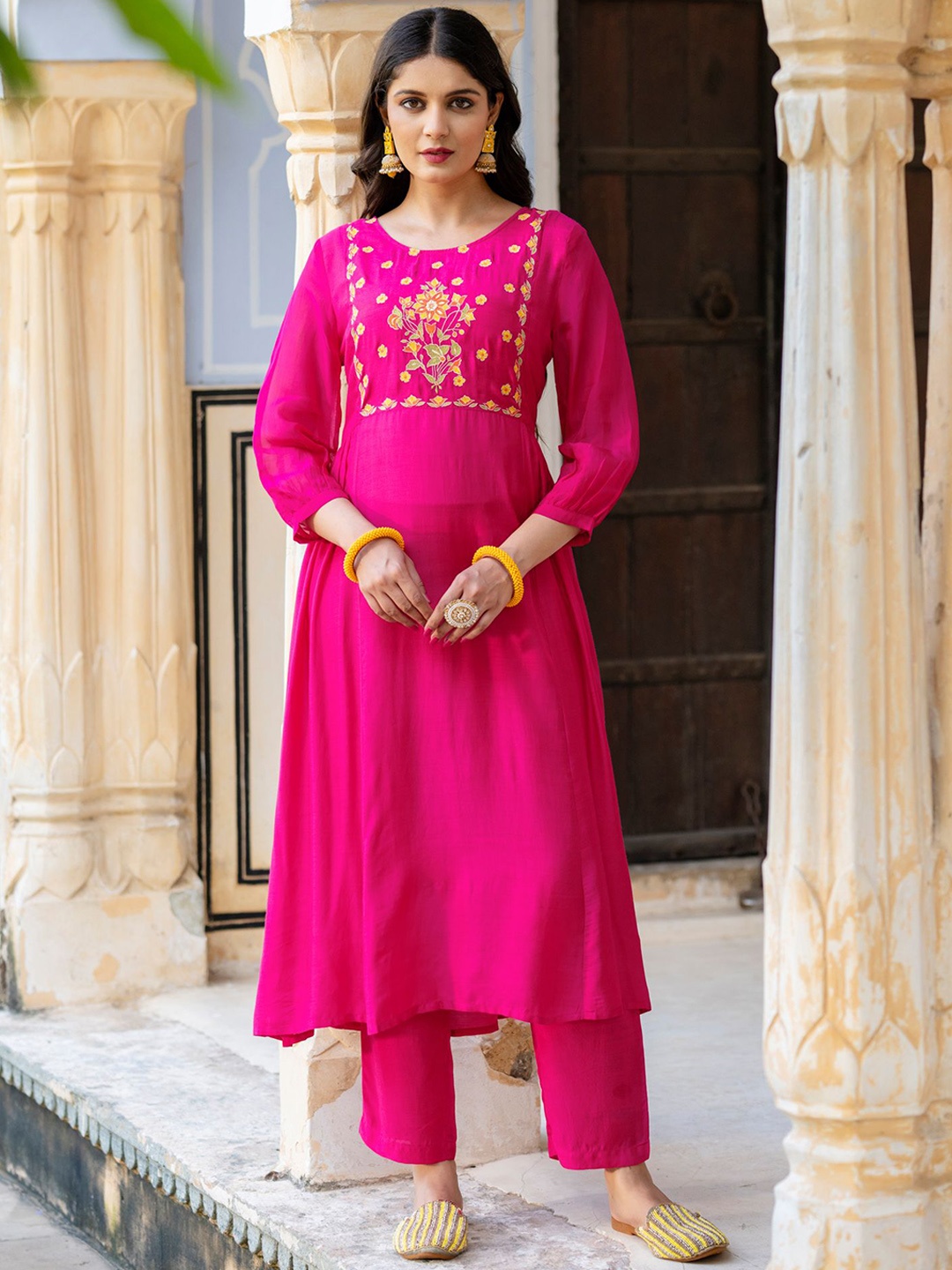 

KASYA Floral Embroidered Round Neck Aanarkali Tunic With Trousers, Pink