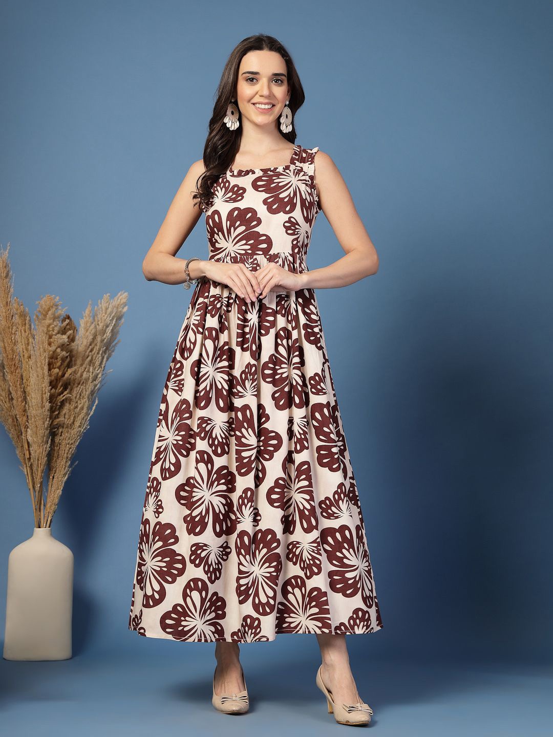 

GLAMALUE Women Floral Printed Crepe Maxi Dress, Brown