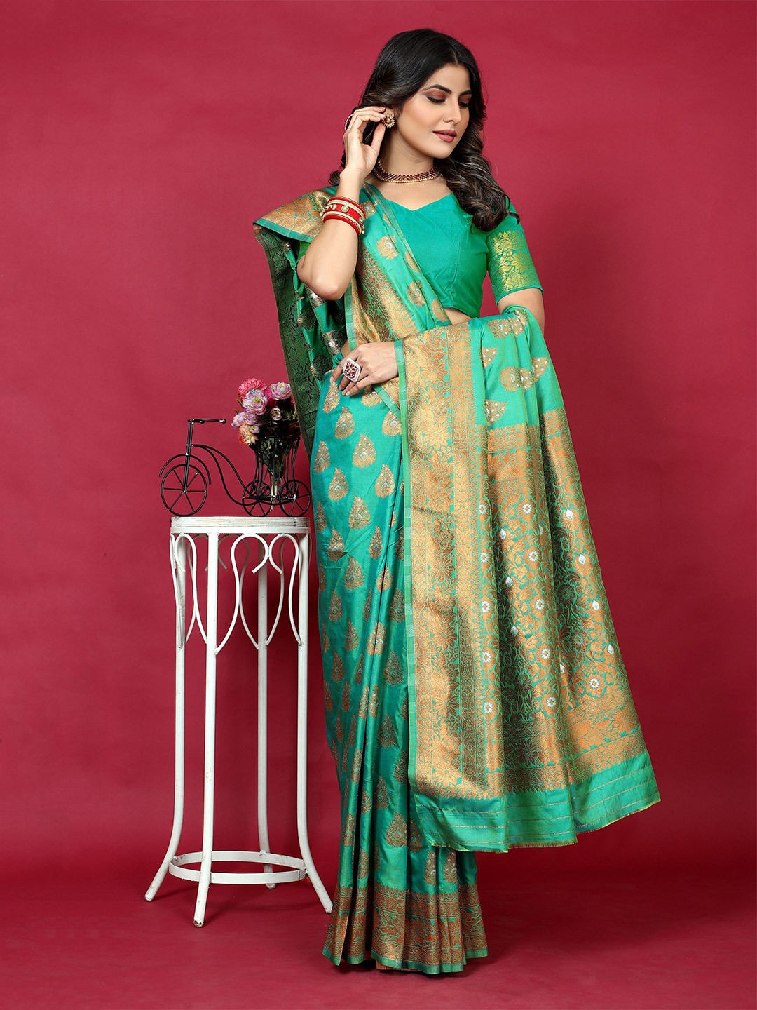 

Kandora Woven Design Zari Pure Silk Paithani Saree, Green
