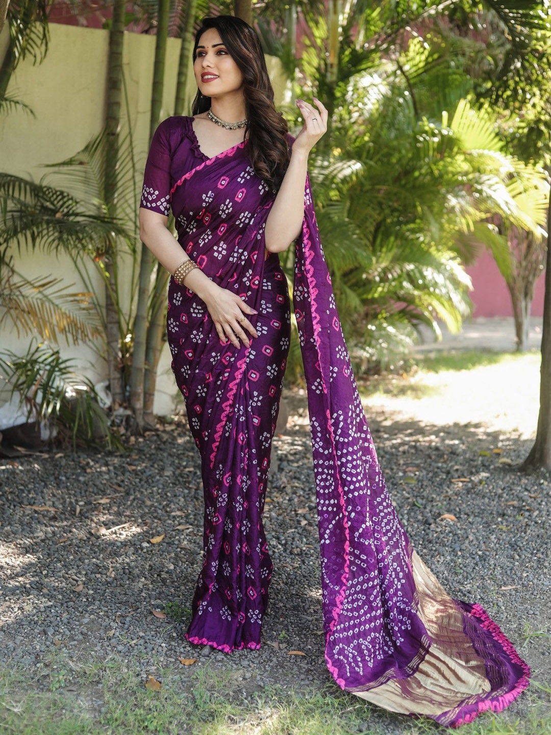 

DIVASTRI Bandhani Silk Blend Bandhani Saree, Purple