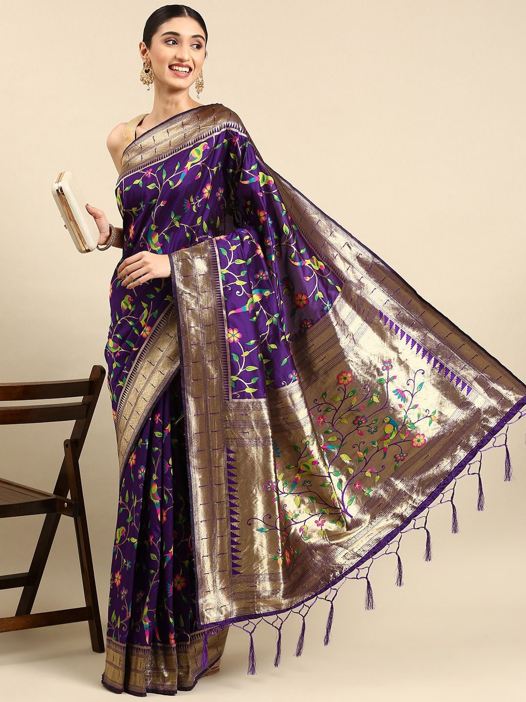 

DIVASTRI Woven Design Printed Zari Paithani Saree, Violet