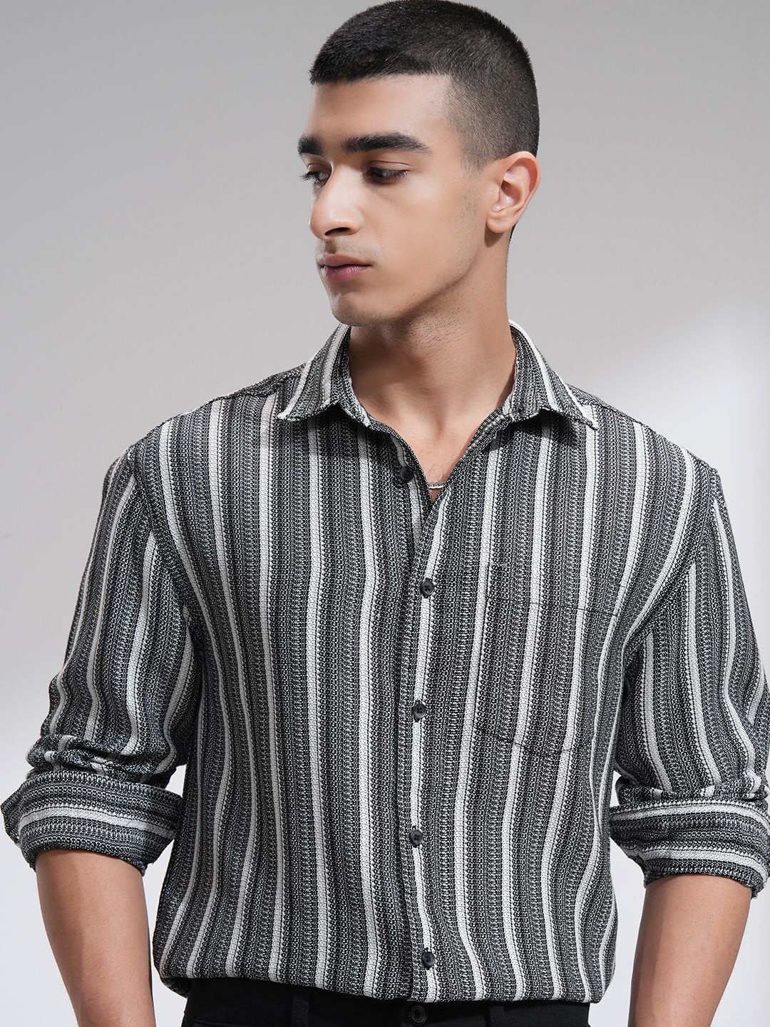 

HIGHLANDER Men Cutaway Collar Vertical Striped Casual Shirt, Black