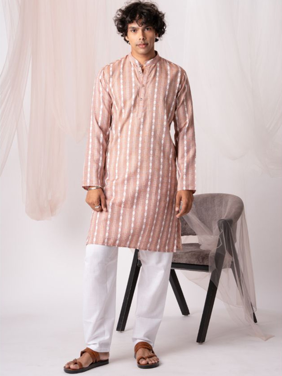 

5 Stitch Geometric Printed Band Collar Straight Pure Wool Kurta With Pyjamas, Pink