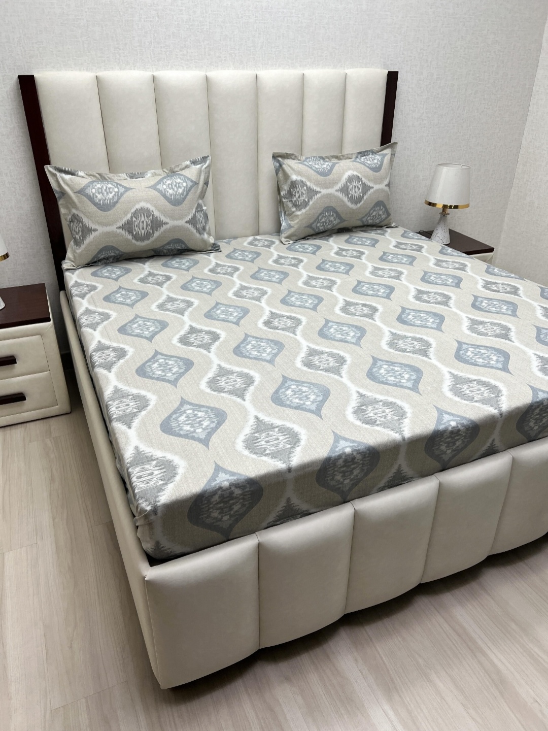 

Pure Decor Velar Fur Sib Beige Printed Pure Cotton 330TC King Bedsheet Set 2.74 m x 2.74 m