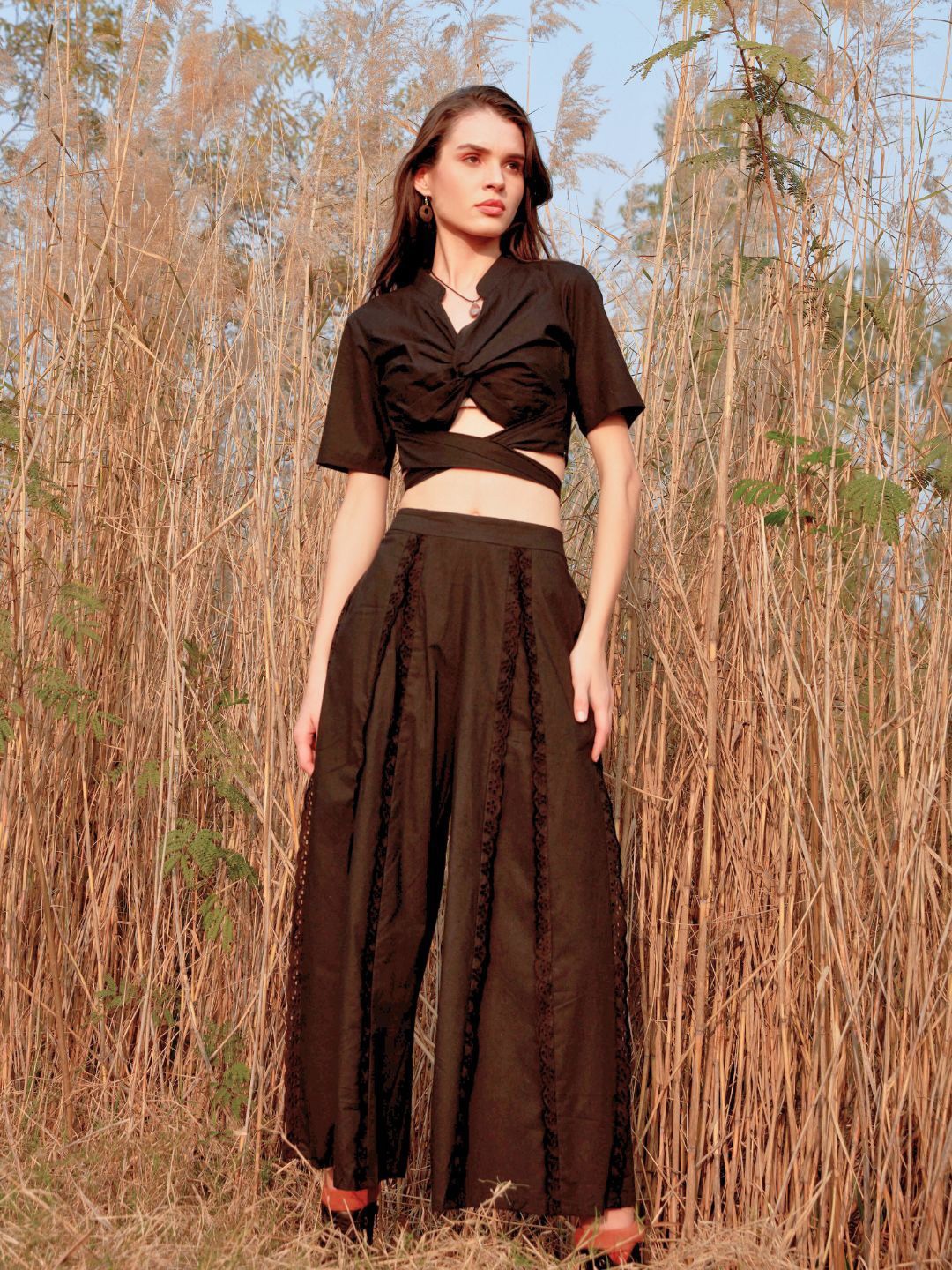 

Abhishti Delisioco Knotted and Tie-Up Top, Brown