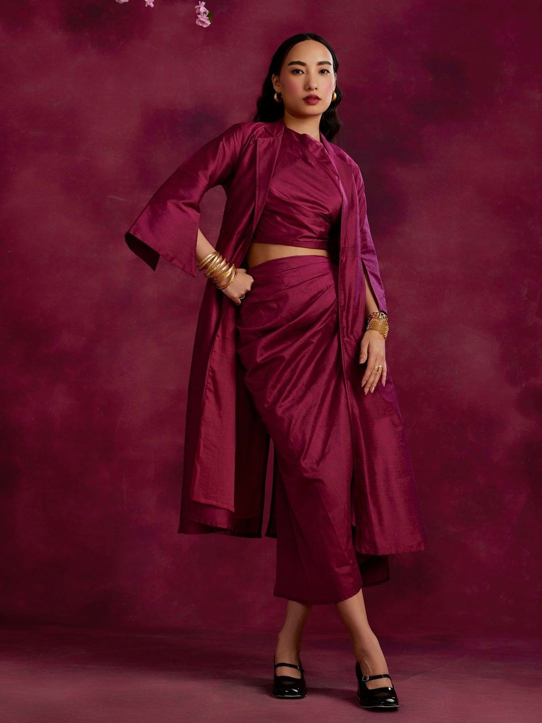

Abhishti Women Solid Longline Cotton Open Front Jacket, Maroon