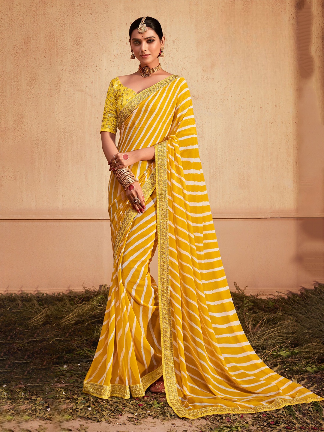 

DIVASTRI Leheriya Embroidered Poly Georgette Saree, Yellow