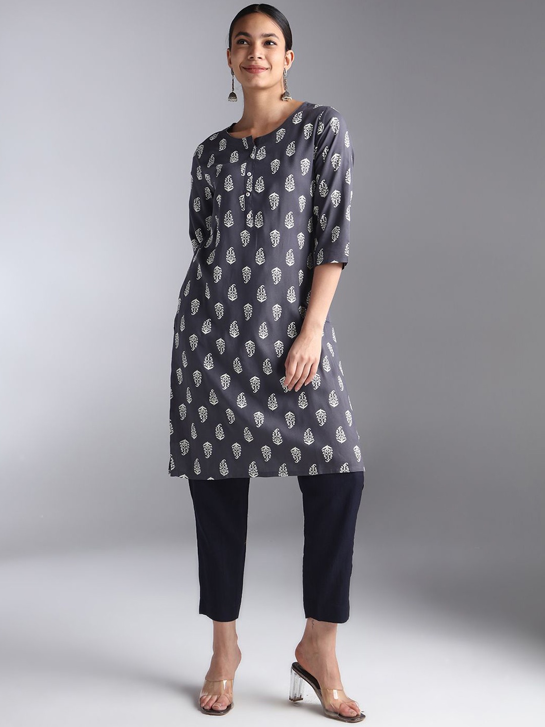 

House Of Dharaa Floral Printed Round Neck Straight Kurta, Navy blue