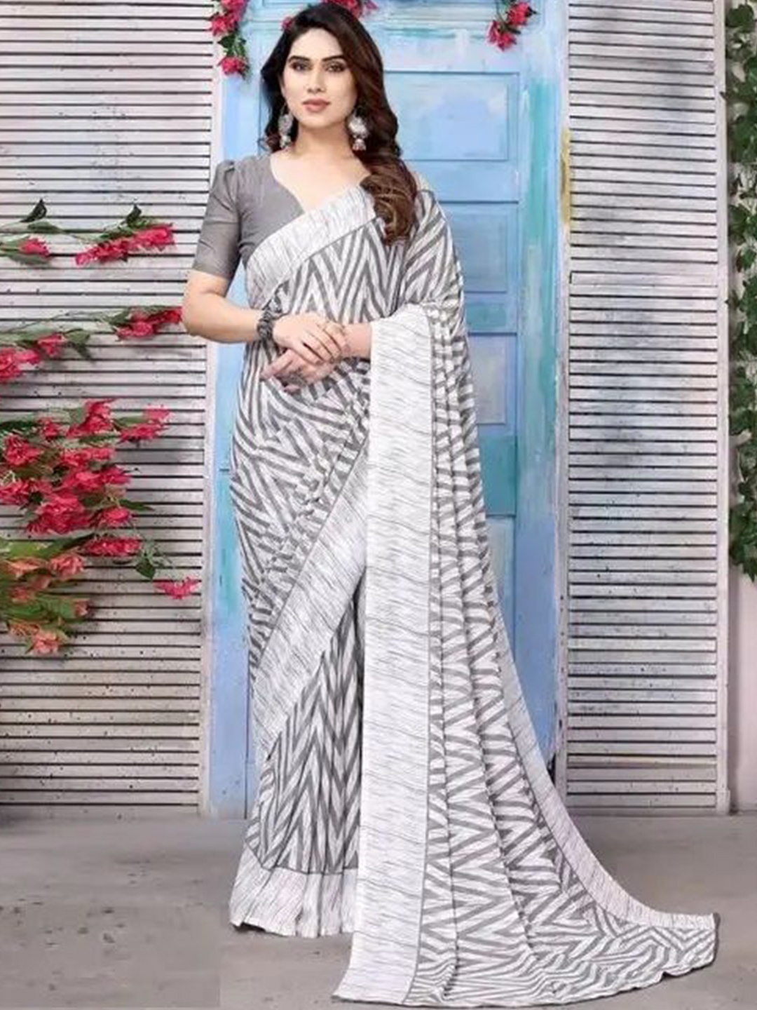 

Styleveda Poly Georgette Block Print Saree, Grey