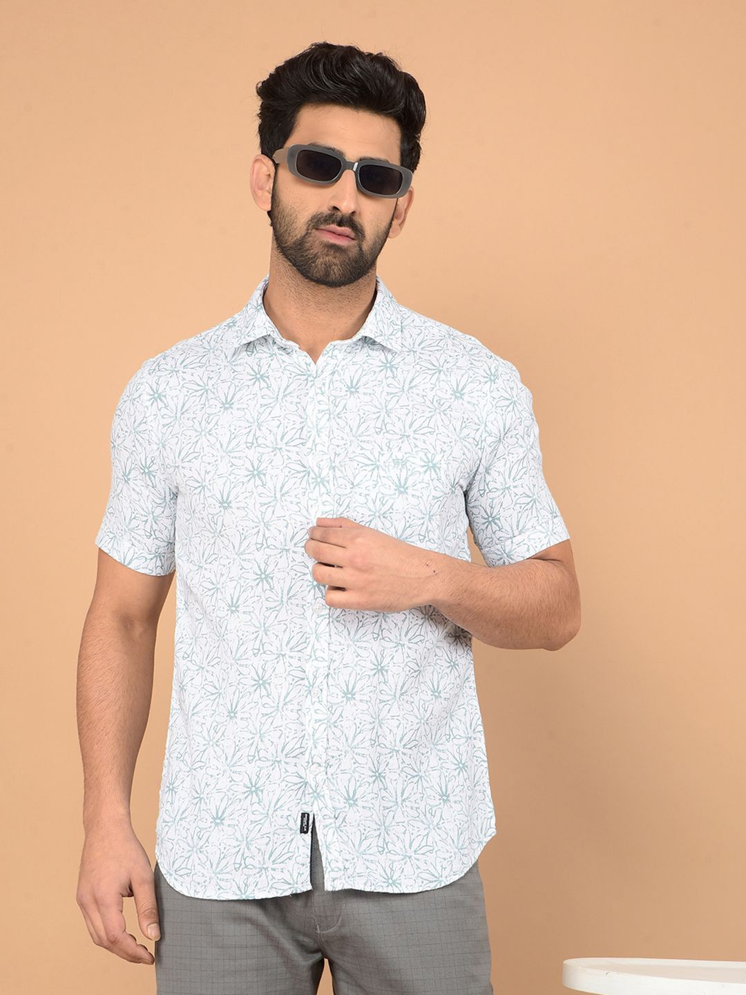 

Crimsoune Club Men Classic Slim Fit Spread Collar Floral Printed Cotton Casual Shirt, White