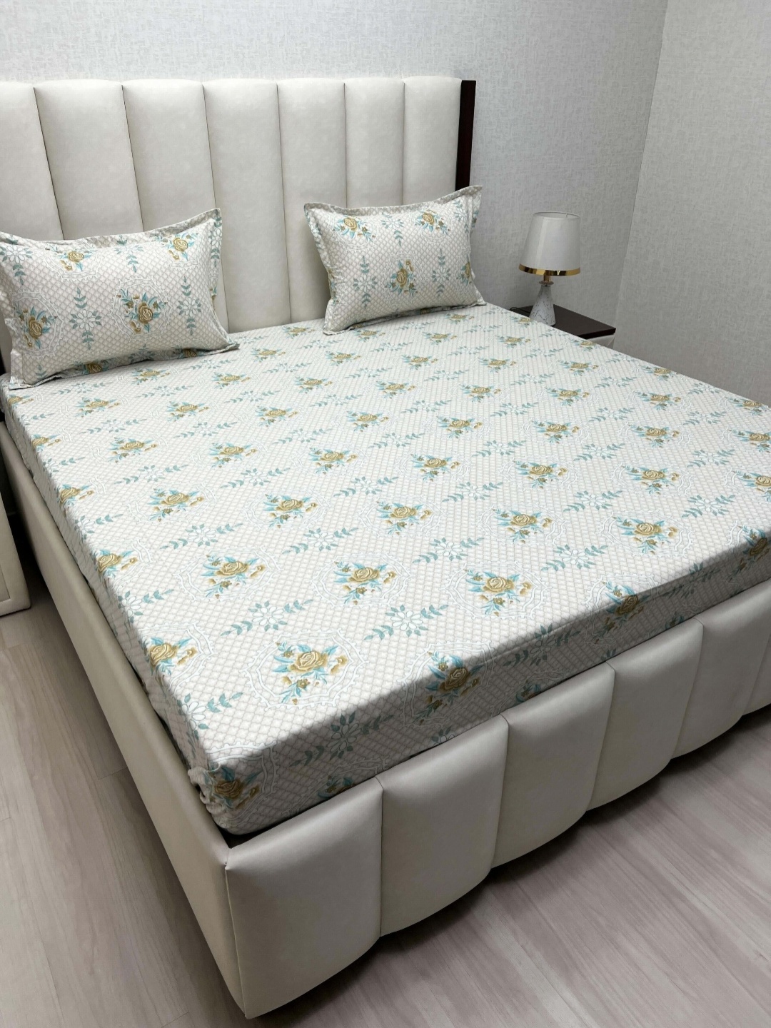

Pure Decor Velar Fur Sib Grey Printed 380 TC Pure Cotton King Bedsheet Set- 2.74m x 2.74m