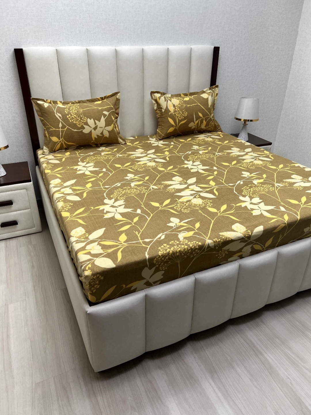 

Pure Decor Velar Fur Sib Brown Printed 250 TC Pure Cotton King Bedsheet Set- 2.74m x 2.74m