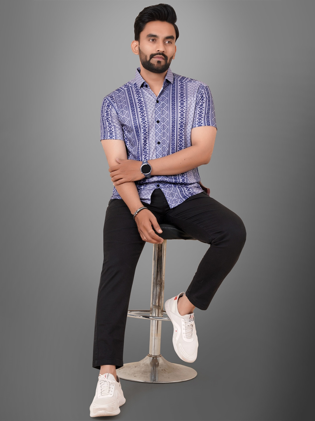 

Metronaut Men Regular Fit Spread Collar Geometric Printed Casual Shirt, Navy blue