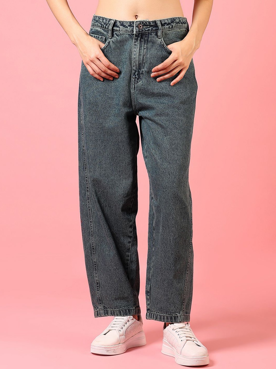 

V-Mart Women Regular Fit Mid-Rise Light Fade Jeans, Blue
