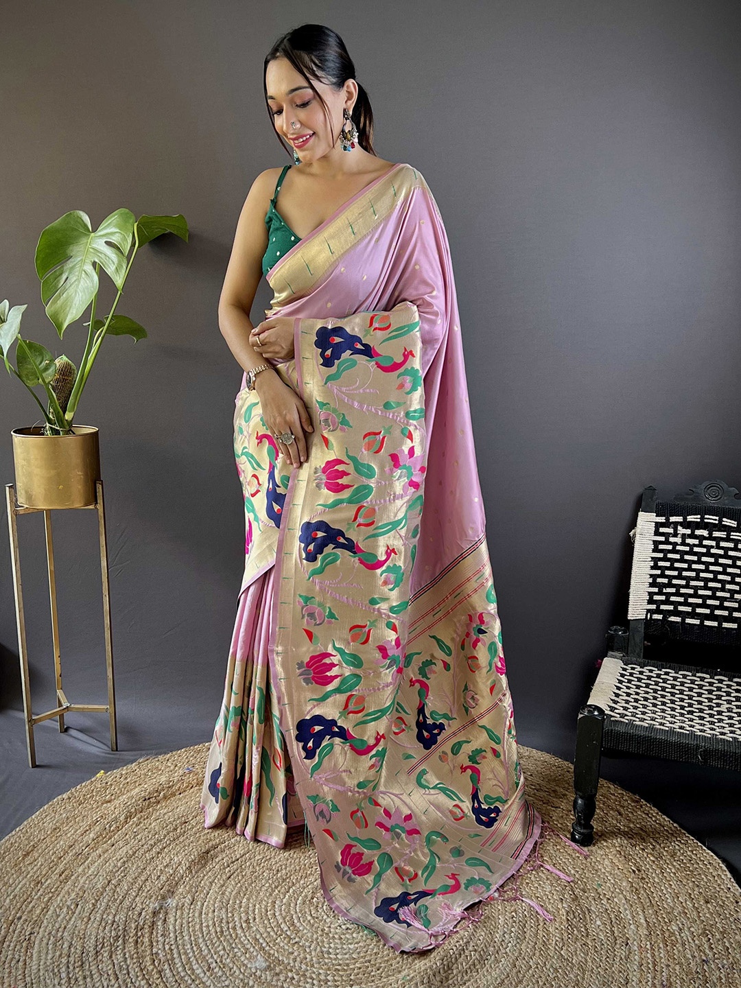 

DIVASTRI Women Woven Design Zari Silk Blend Paithani Saree, Pink