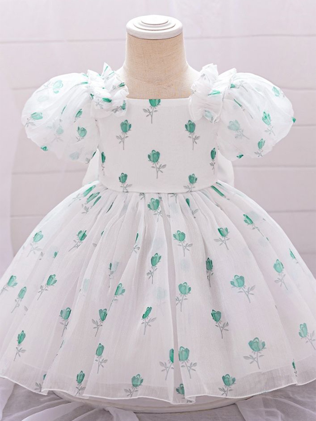 

LULU & SKY Floral Print Flutter Sleeve Fit & Flare Dress, Green