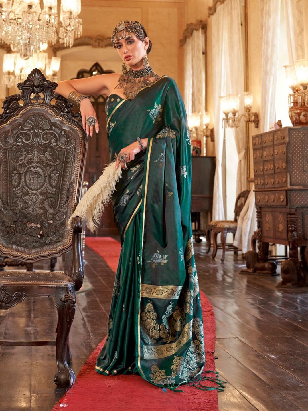 

ODETTE Green Silk Blend Woven Saree With Unstitched Blouse For Women