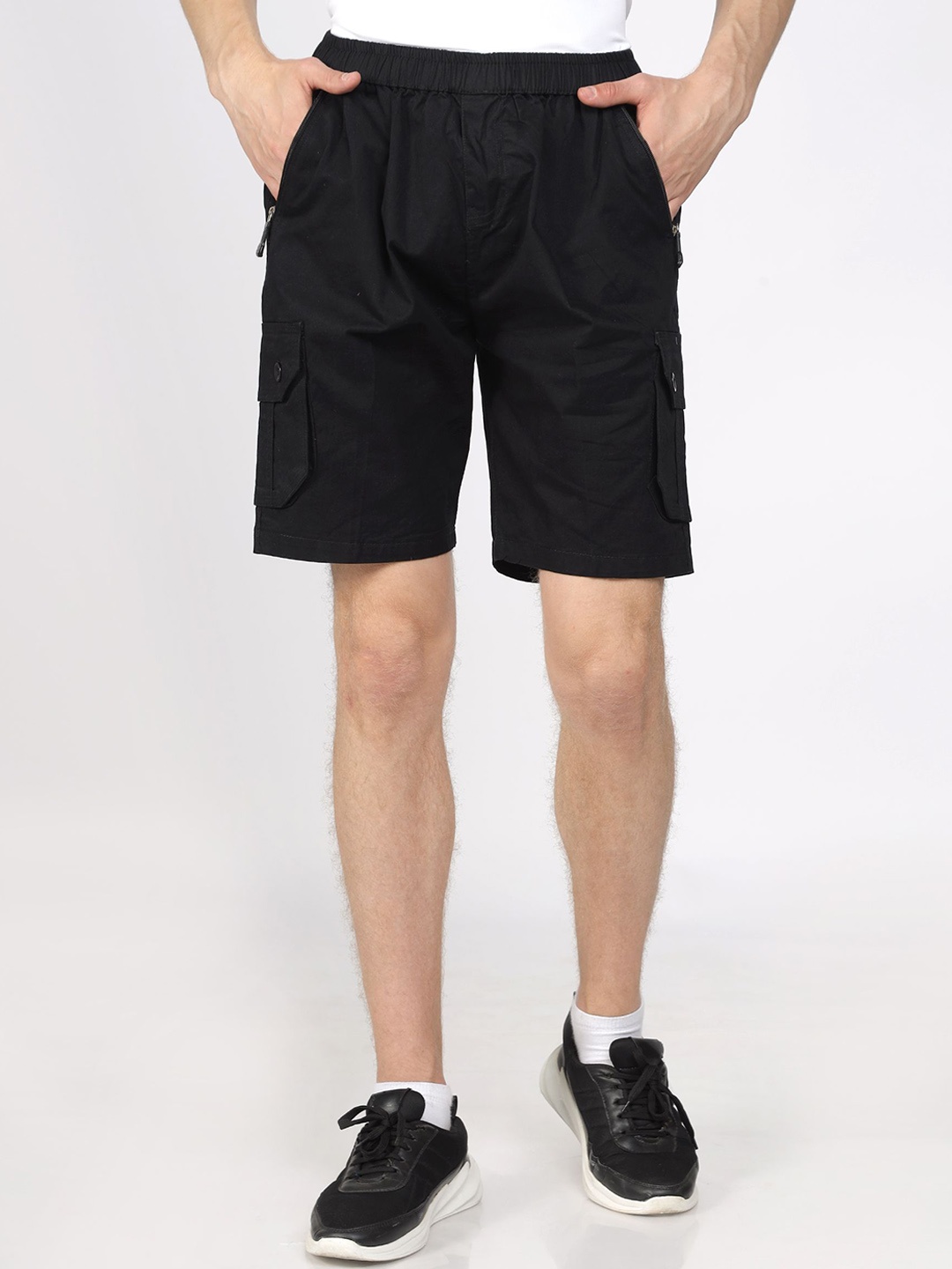 

TCI Men Solid Denim Shorts, Black