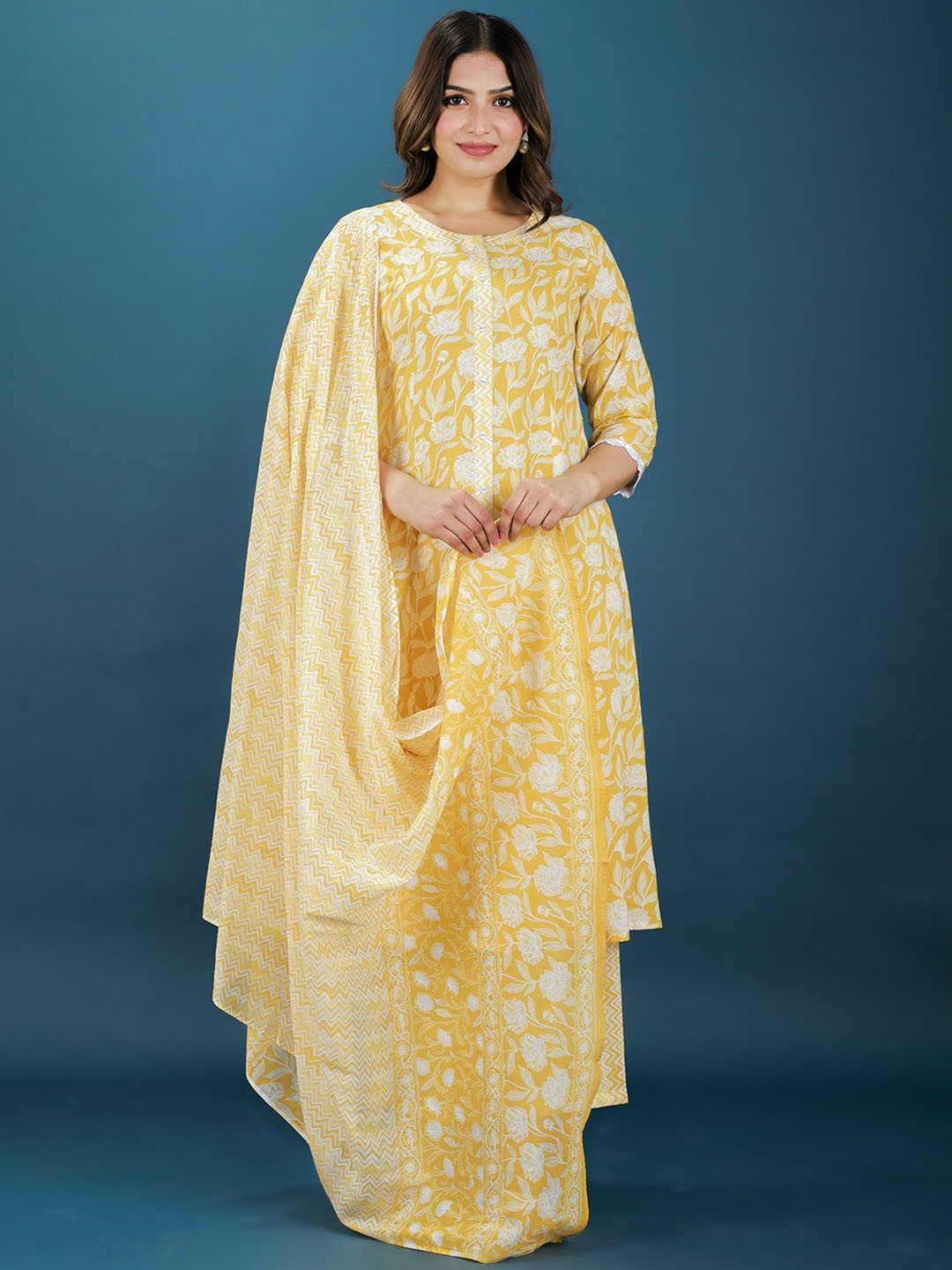 

Aramya Floral Printed Round Neck A-Line Pure Cotton Kurta With Palazzos And Dupatta, Yellow