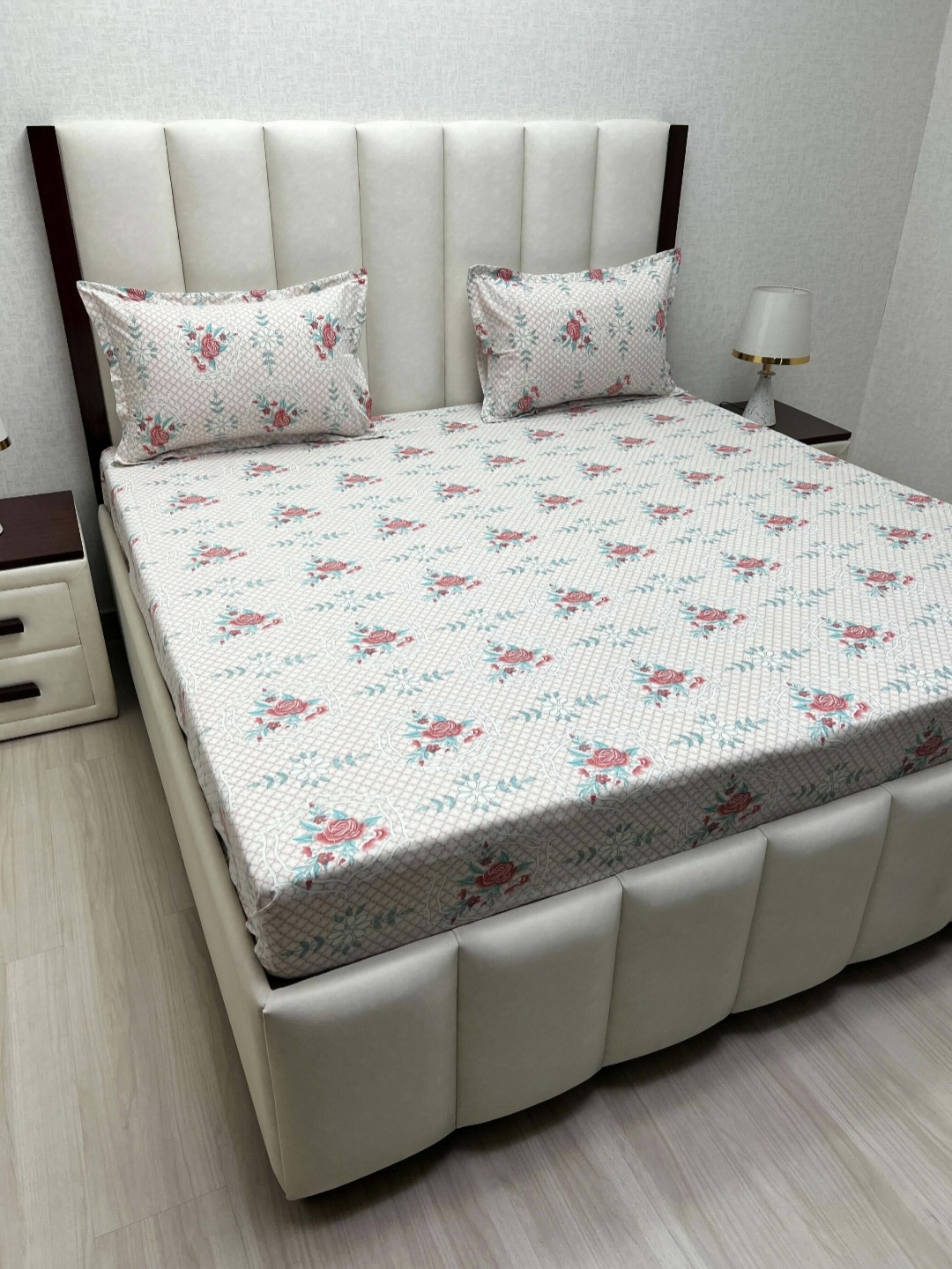 

Pure Decor White & Pink Printed Cotton 260 TC King Bedsheet Sets - 2.74 m x 2.74 m
