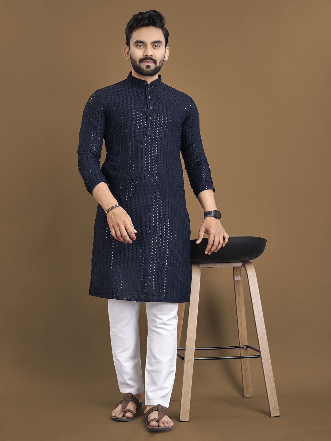 

Moda Rapido Embellished Embroidered Mandarin Collar Straight Kurta, Navy blue