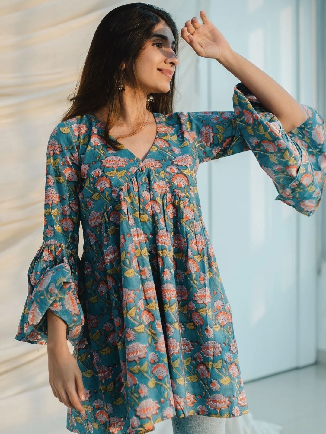 

THE INDIAN ETHNIC CO Women Blue A-Line Sanganeri Cotton Short Top