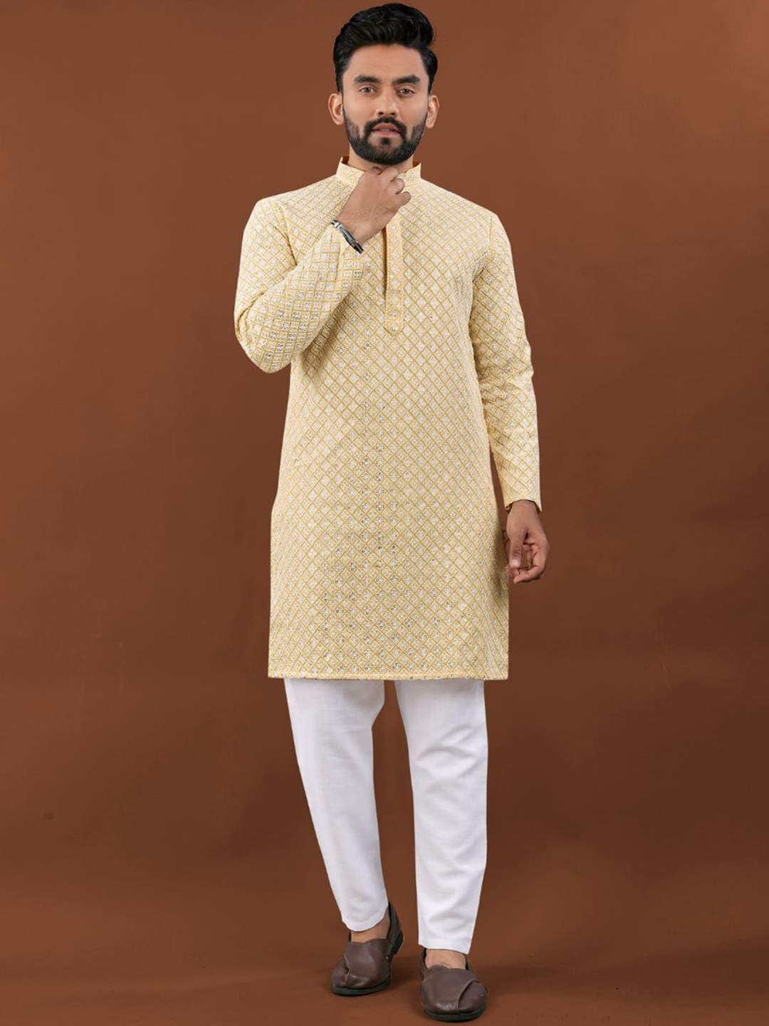 

Zurika Fashion Floral Embroidered Mandarin Collar Stright Kurta, Yellow