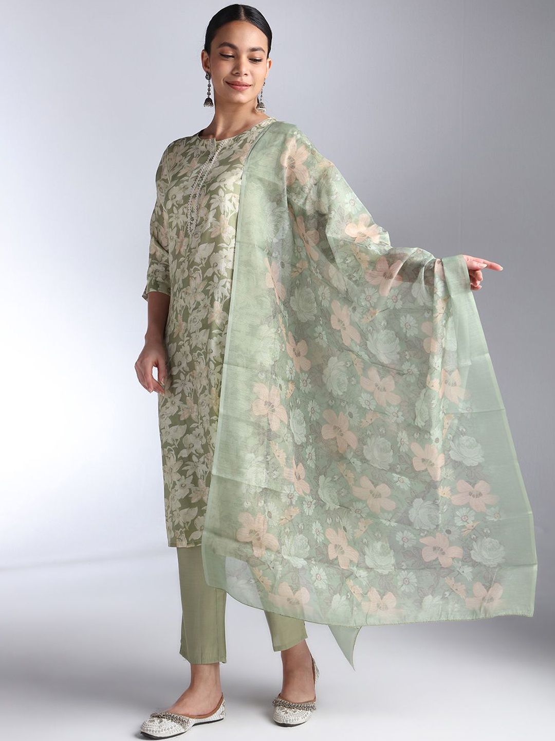 

House Of Dharaa Floral Printed Straight Kurta With Trousers And Dupatta, Sea green