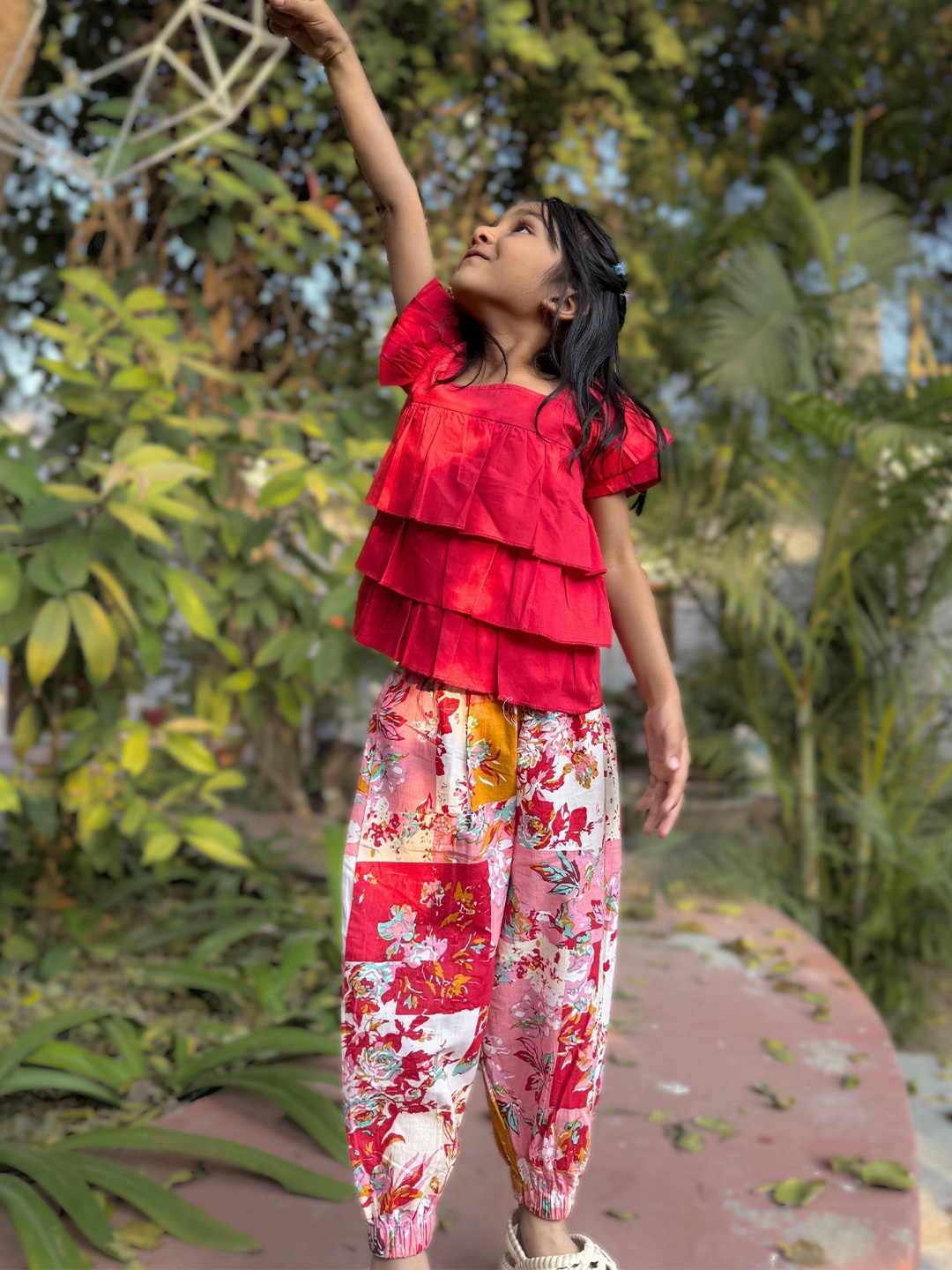 

Peekaaboo Kids Girls Ikigai Printed Square Neck Pure Cotton Top With Jogger, Red