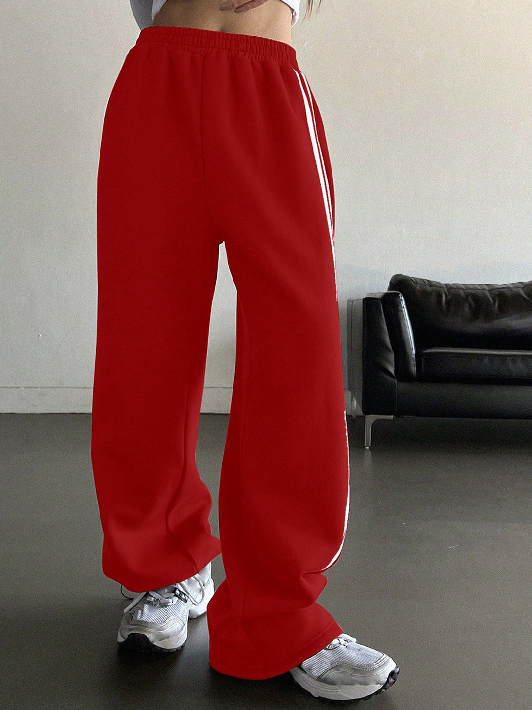 

CORSICA Women Loose Fit High-Rise Joggers Trousers, Red