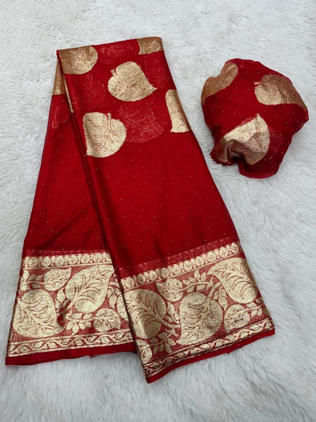 

PAYAL CREATION Woven Design Pure Georgette Maheshwari Saree, Red