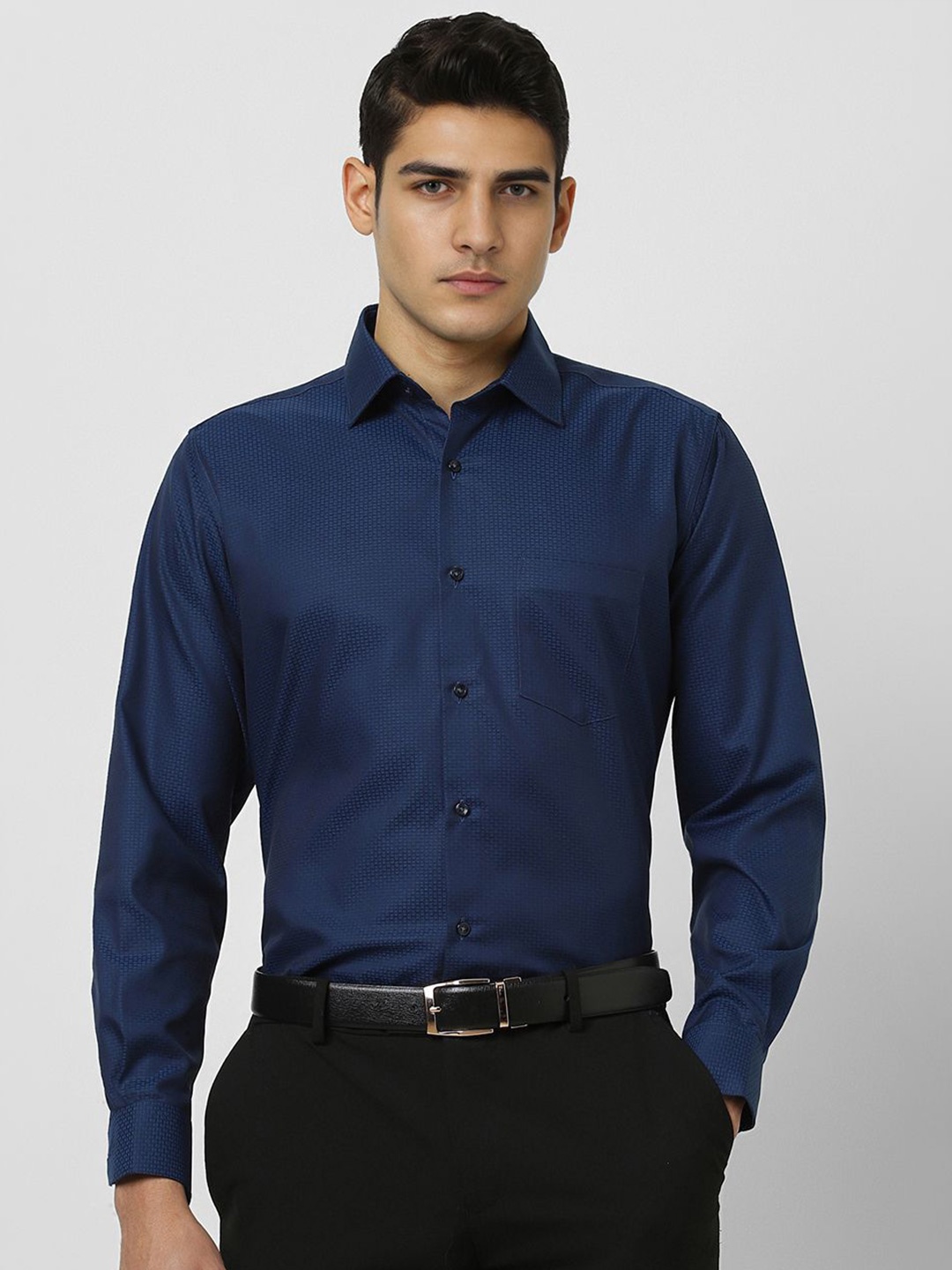 

Van Heusen Men Slim Fit Spread Collar Textured Cotton Formal Shirt, Navy blue