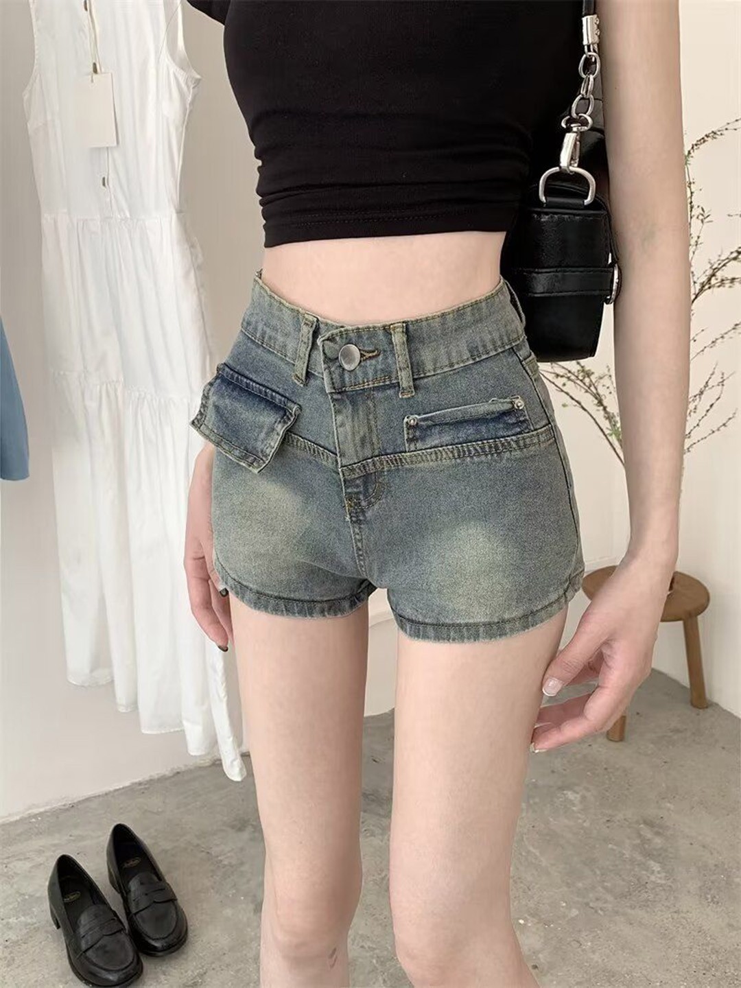 

DressBerry Women Slim Fit High-Rise Hot Pants Shorts, Black
