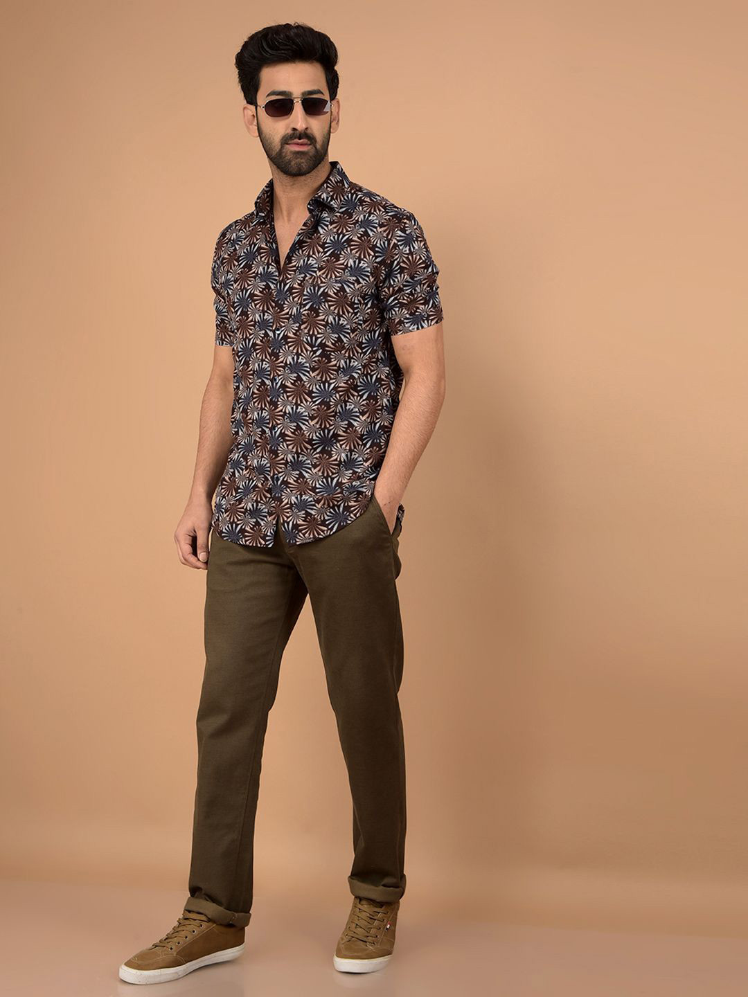 

Crimsoune Club Men Classic Fit Floral Printed Casual Shirt, Brown
