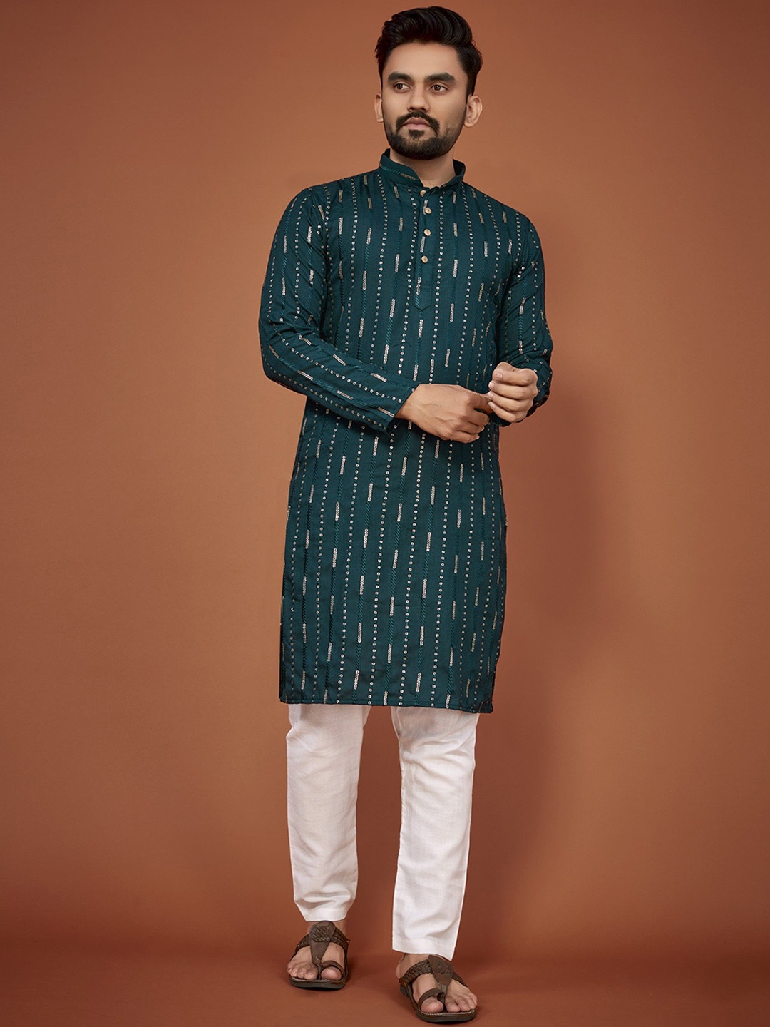 

Moda Rapido Embroidered Embellished Mandarin Collar Cotton Straight Kurta, Green
