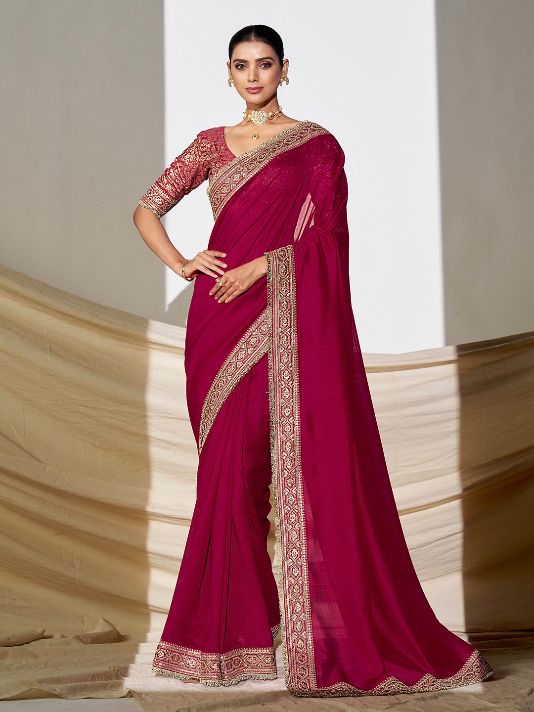 

TANNAH Embroidered Saree With Blouse Piece, Pink