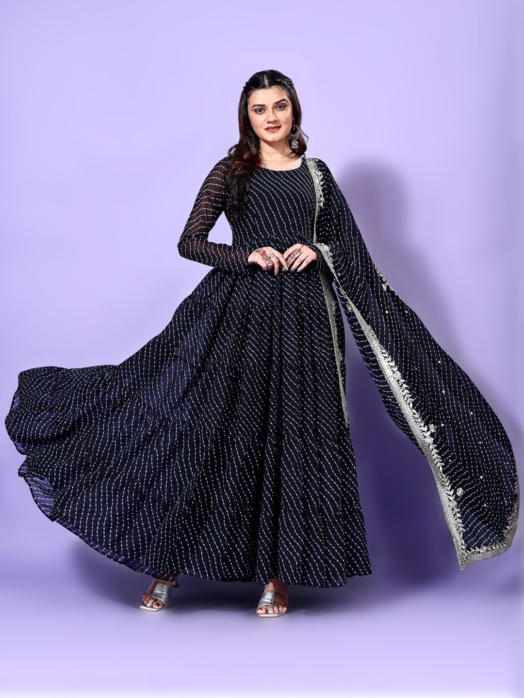 

Anara Women Leheriya Printed Tiered Thread Work Kurta with Pyjamas & With Dupatta, Black