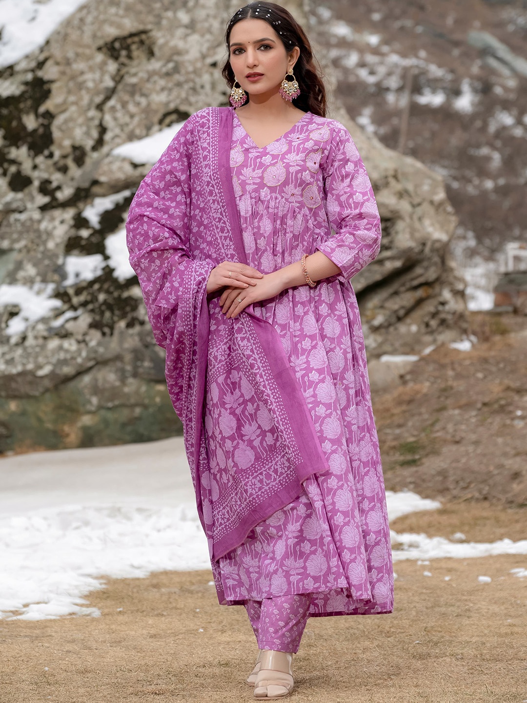 

LERIYU Floral Printed V Neck Pure Cotton Empire A Line Kurta With Trousers & Dupatta, Purple
