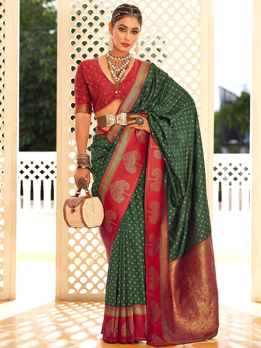 

DEVATITHI Green Soft Banarasi Paithani Saree