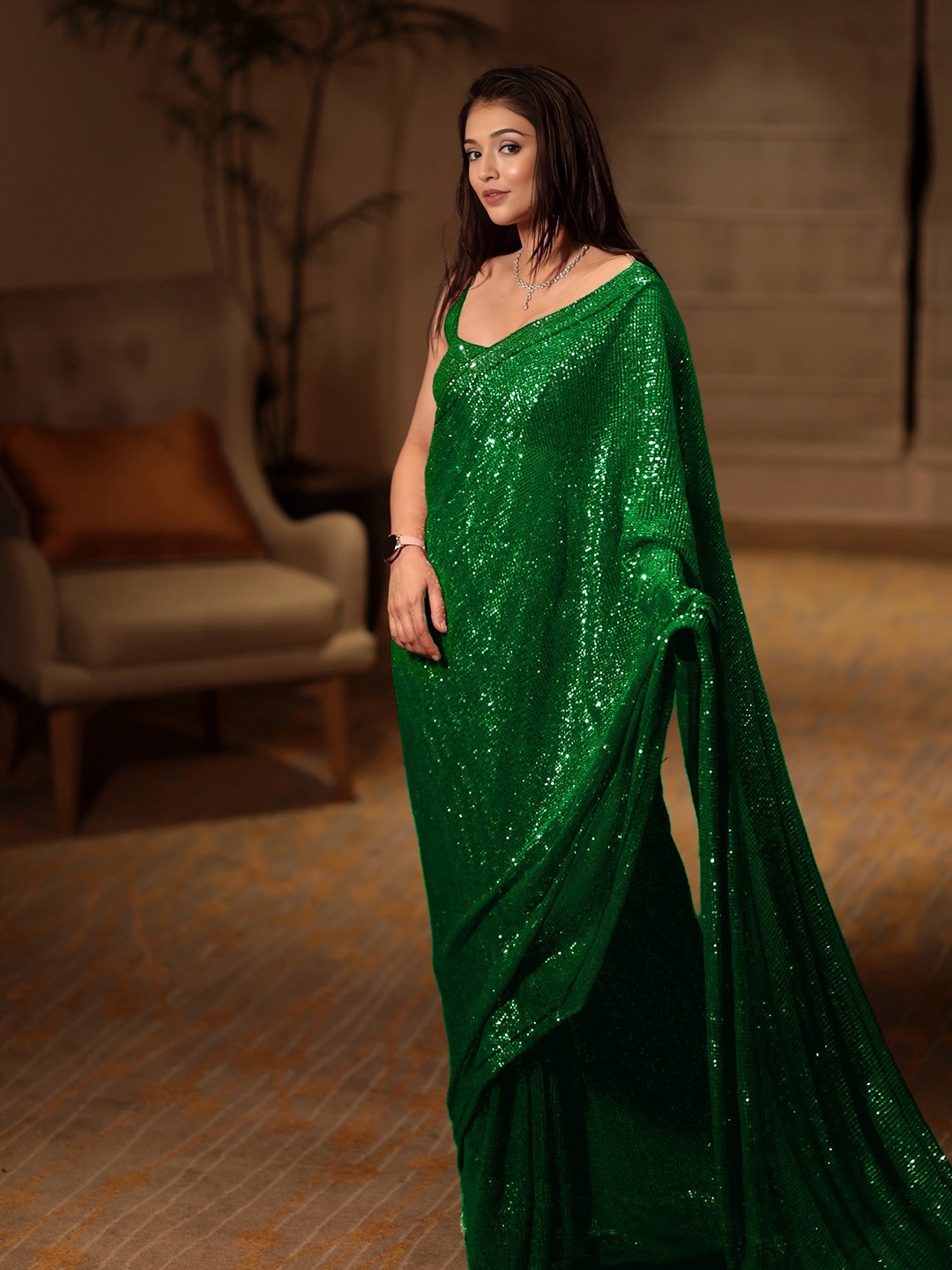 

ANJANI TEXTILE Embellished Sequinned Poly Georgette Heavy Work Saree, Green
